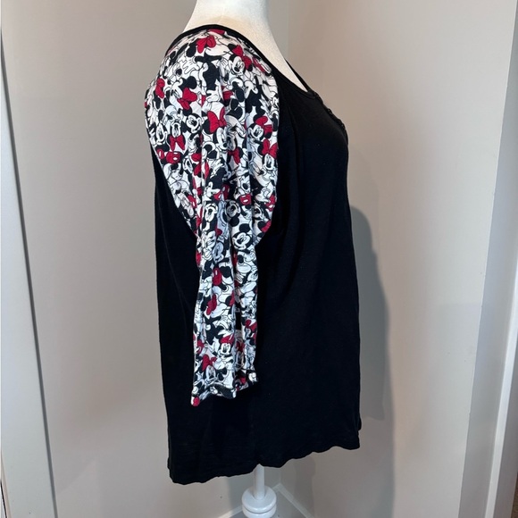Disney Minnie/Mickey 3-Button Raglan Tee/Size 2/Black w/ Character Print Sleeves - Picture 8 of 12
